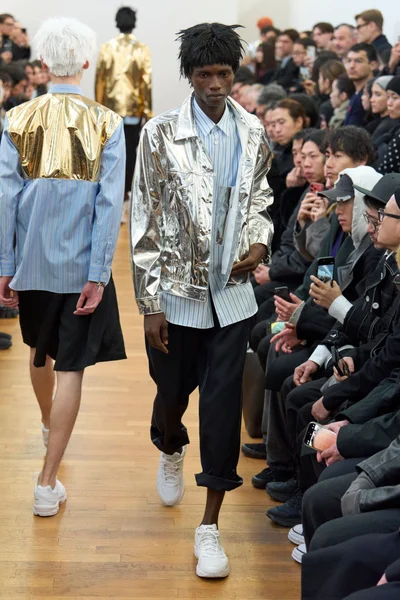Look 42